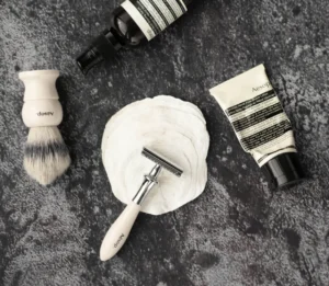 Aesop Moroccan Neroli Luxury Shaving Set: Παραδοσιακό Ξυράφι Ασφαλείας, Πινέλο & Σέρουμ Περιποίησης